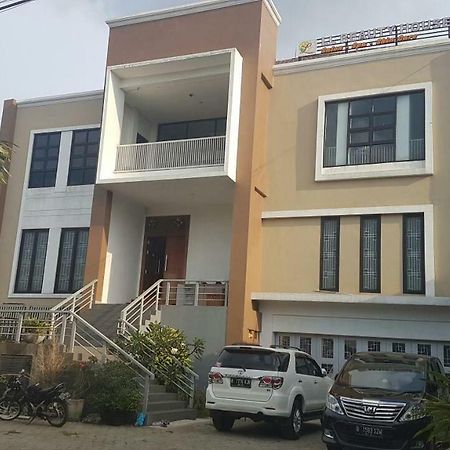 Bintara Jaya Yemima Guest House Бекаси Экстерьер фото