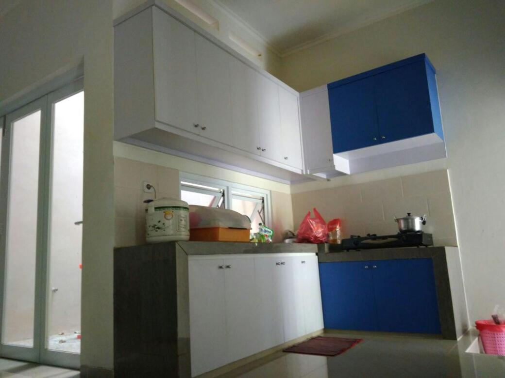 Bintara Jaya Yemima Guest House Бекаси Экстерьер фото