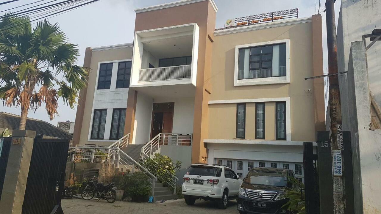 Bintara Jaya Yemima Guest House Бекаси Экстерьер фото